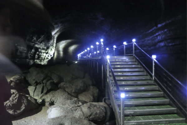 Manjang cave